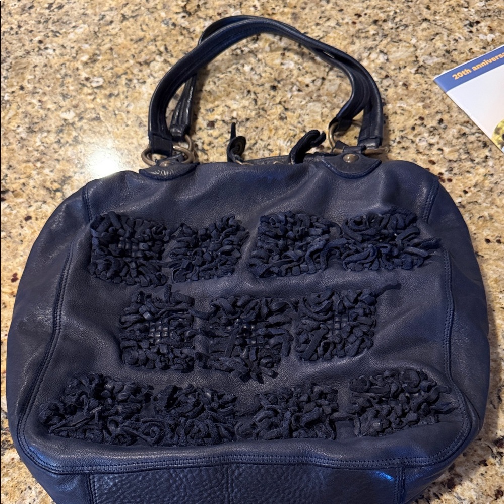 Elegant Black Textured Shoulder Bag